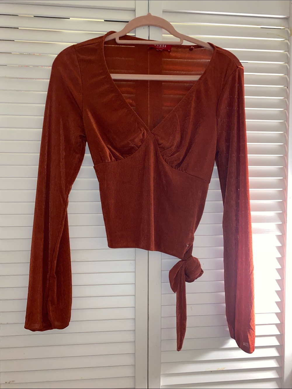 Guess Rust Colored Long Sleeve Crop Top Plunging V Neck Gathering Side Wrap Med